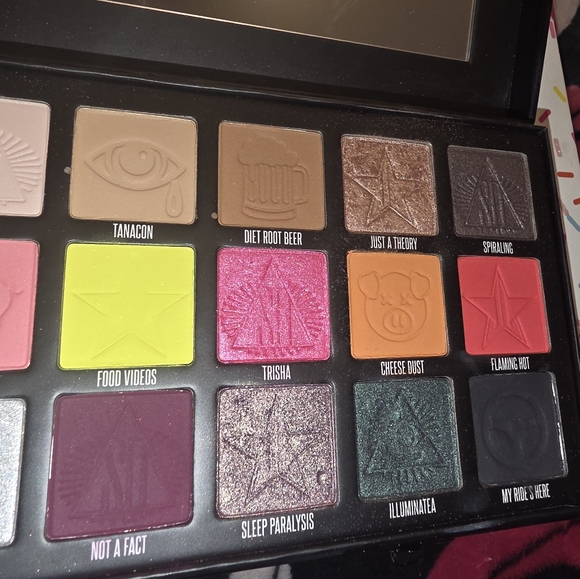 Jeffree Star Cosmetics Conspiracy 2019 Discontinued 18 Color Eyeshadow Palette - Picture 7 of 11